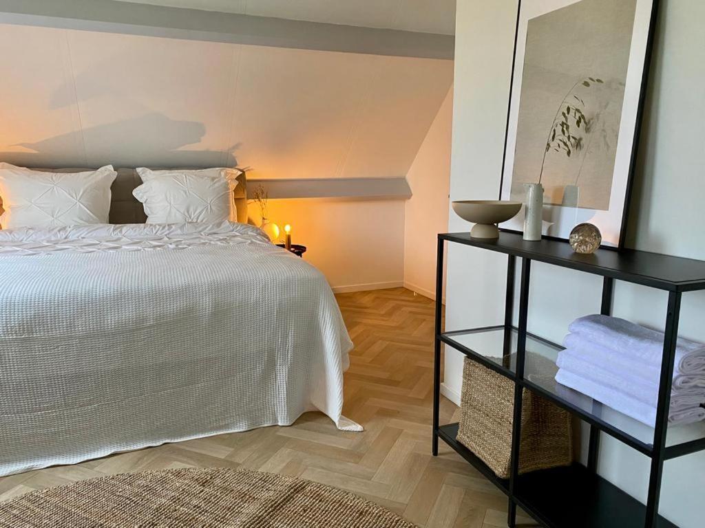 Guesthouse At The Amstel River With 2Br 2Ba And Garden 암스텔벤 외부 사진